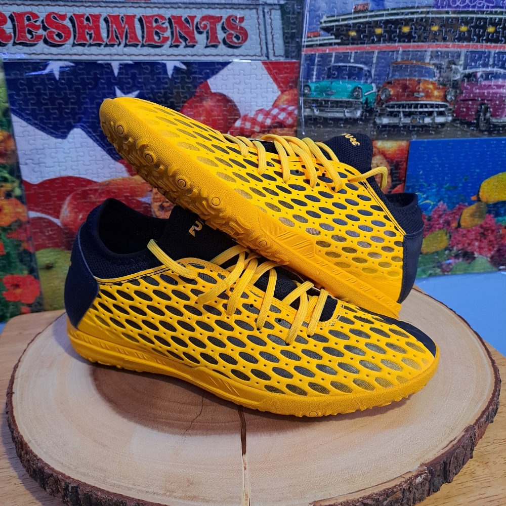 PUMA Future 5.4 Indoor Trainer Soccer Shoe, Ultra Yellow/Black Size 11.0